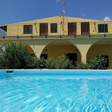 Villa Sole - Finaiti - Appartamento Per Turisti Floridia Exterior foto