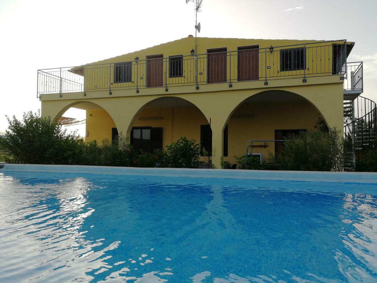 Villa Sole - Finaiti - Appartamento Per Turisti Floridia Exterior foto