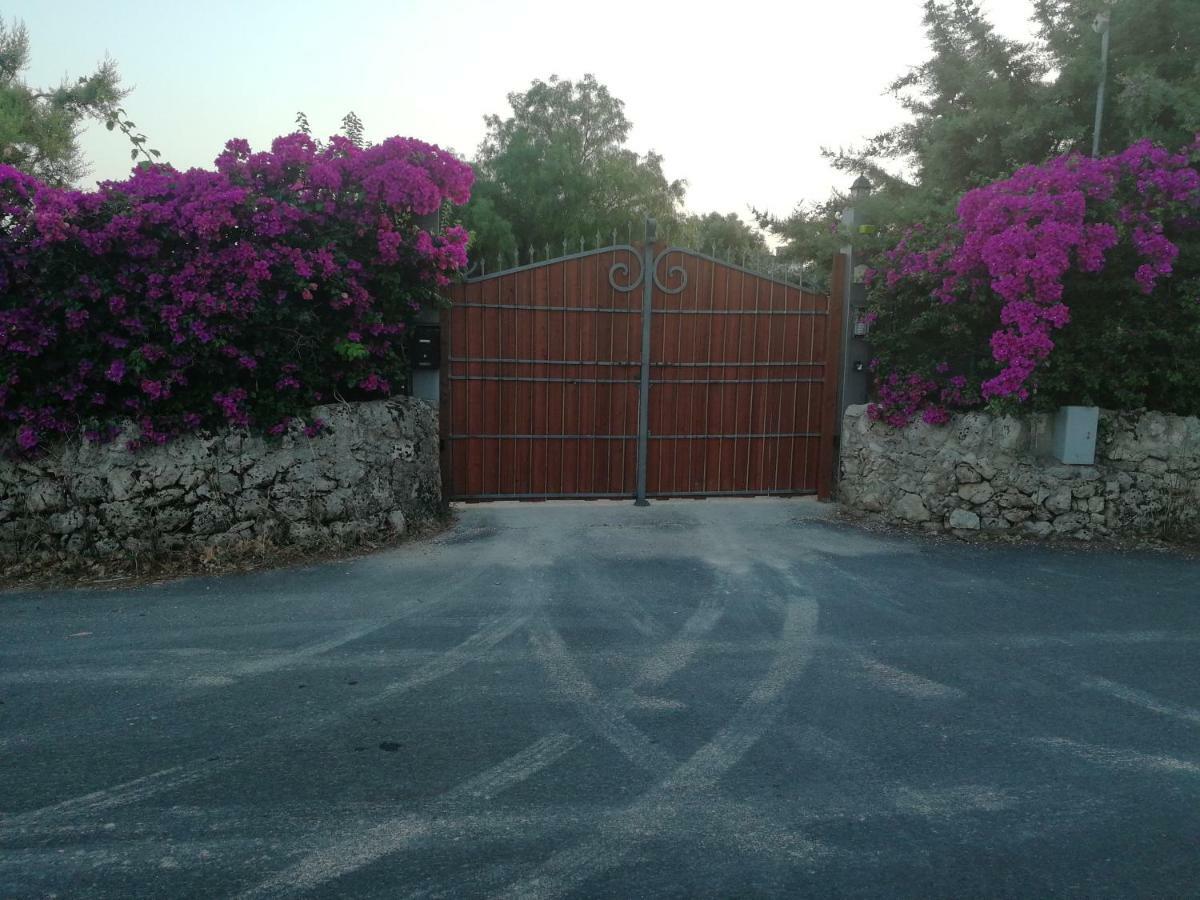 Villa Sole - Finaiti - Appartamento Per Turisti Floridia Exterior foto